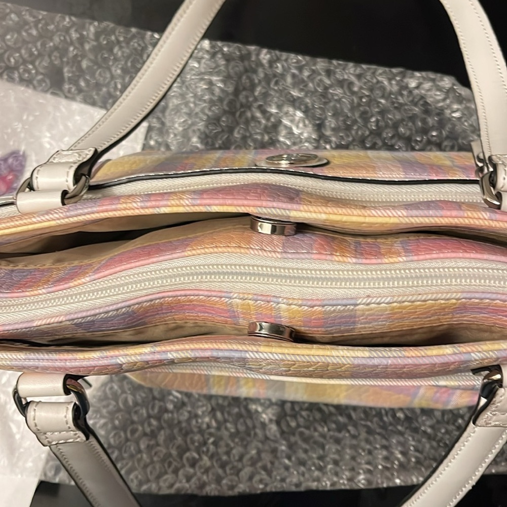 Giani Bernini plaid pastel colors tote. Created for Macy's. Excellent condition - Picture 6 of 6